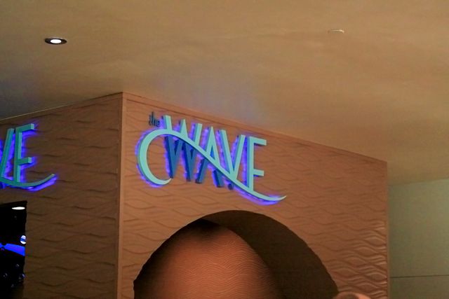 thewave1.jpg