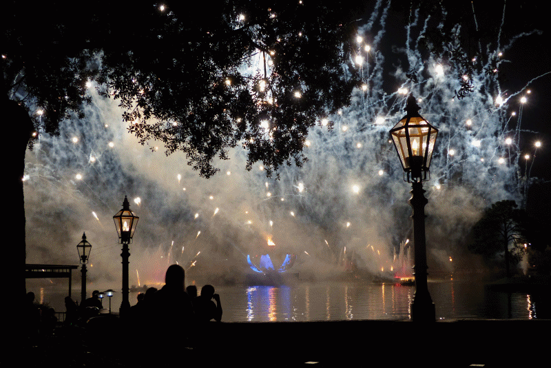 Illuminations-Reflections-of-Earth-Fireworks-Animated-Gif.gif